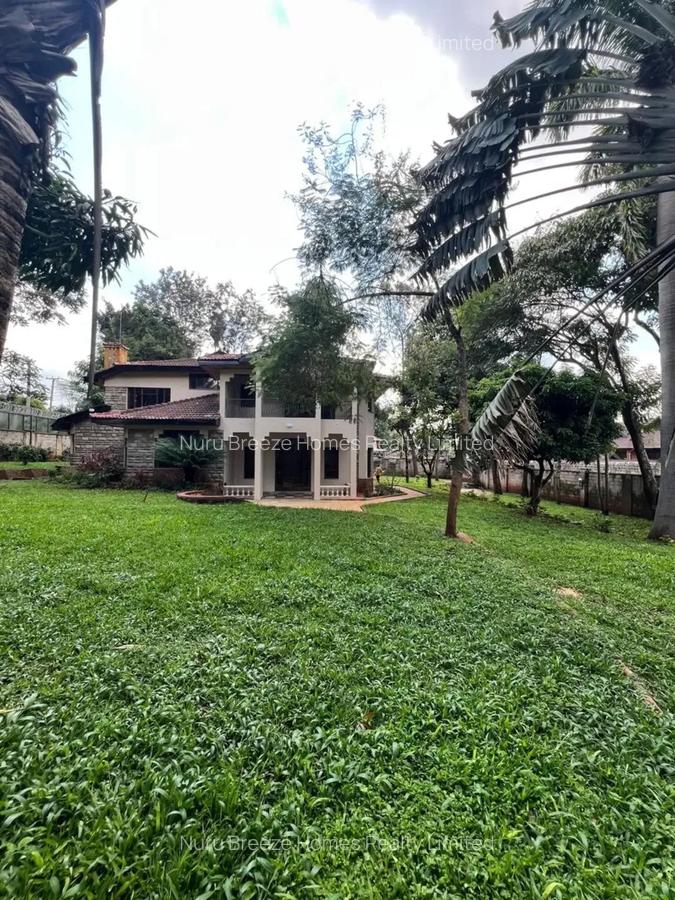 5 Bed House with En Suite in Runda - 1