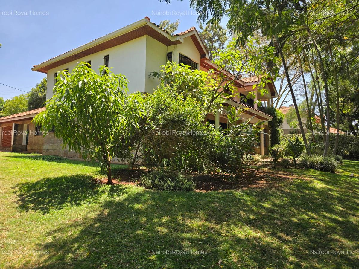 5 Bed Townhouse with En Suite at Meadows - 10