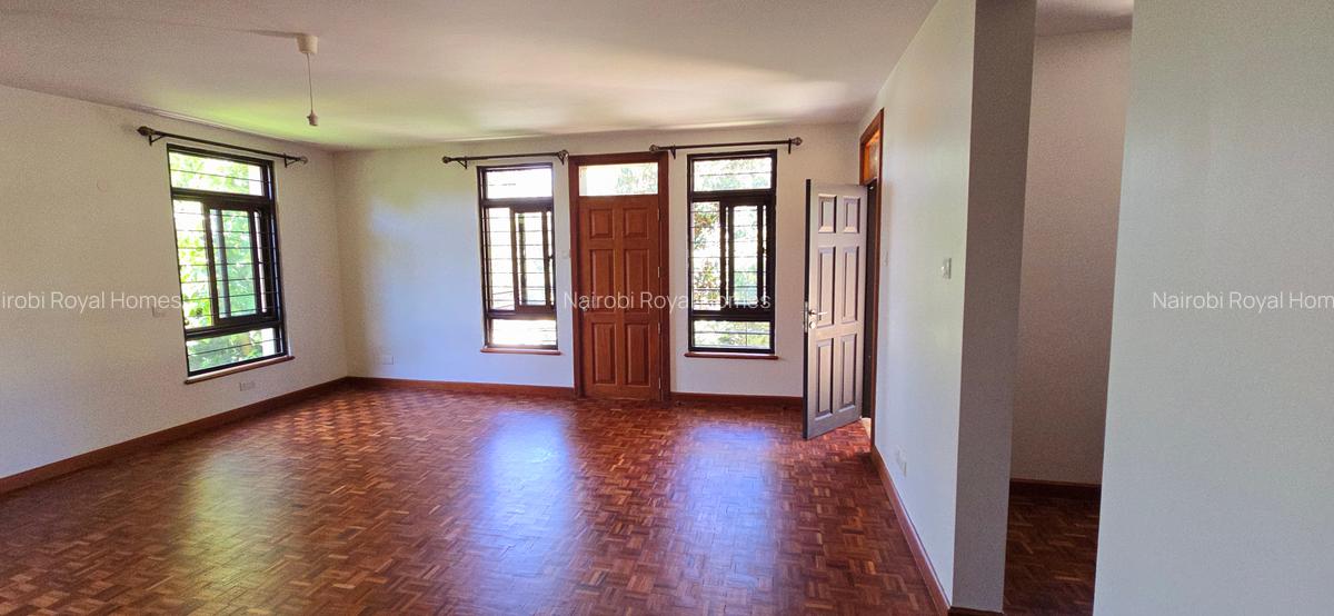 5 Bed Townhouse with En Suite at Lavington Green - 17