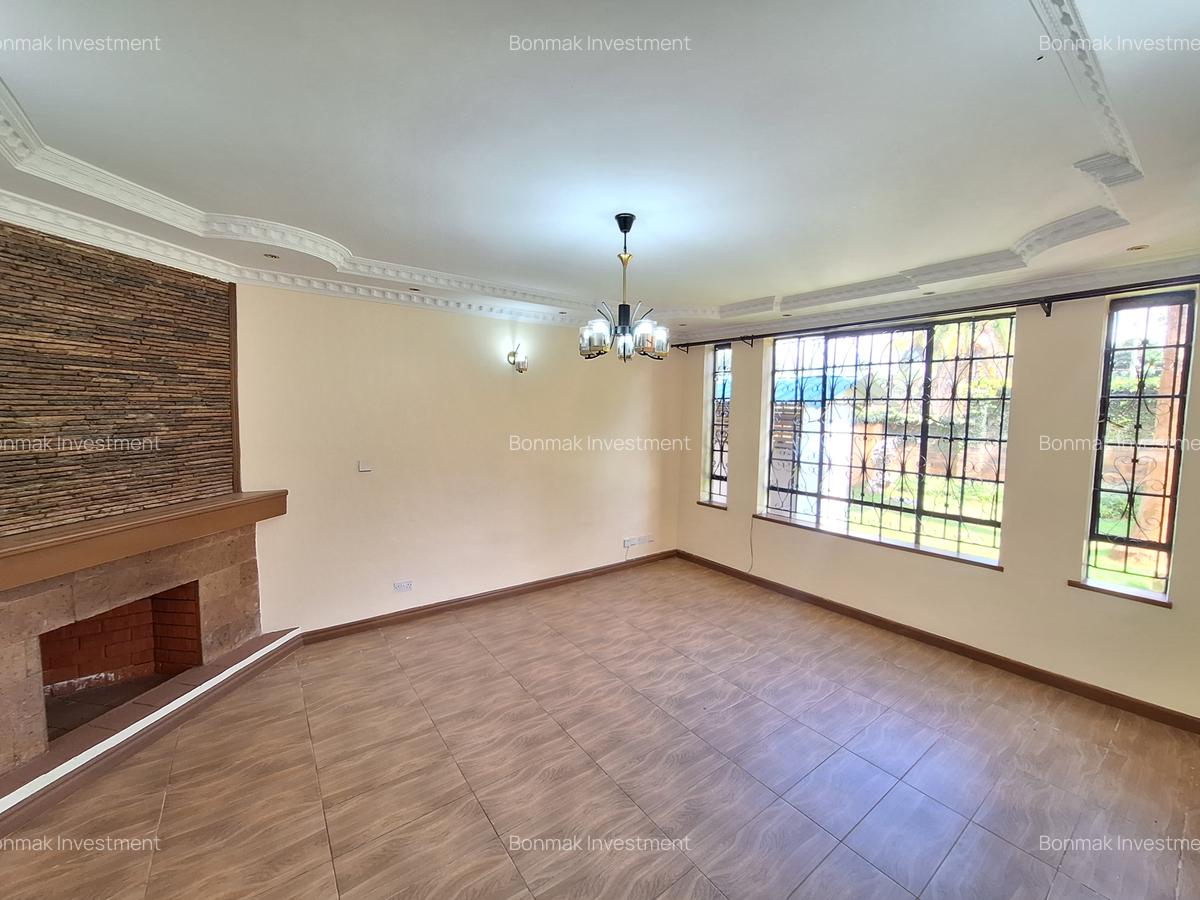 5 Bed Townhouse with En Suite at Lavington Green - 16