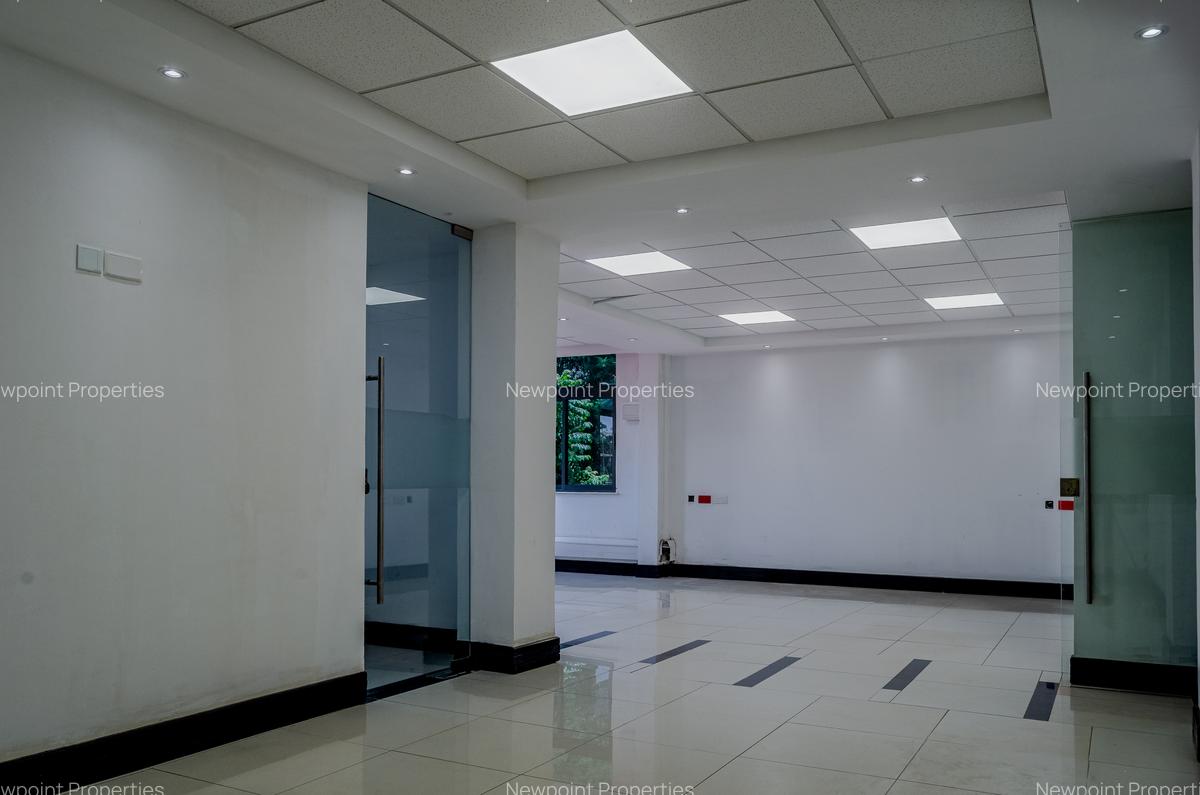 604 ft² Office with Backup Generator in Karen - 3