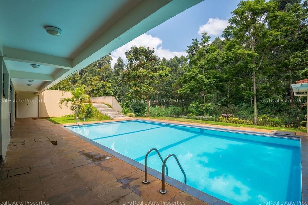 4 Bed Townhouse with En Suite in Rosslyn - 3