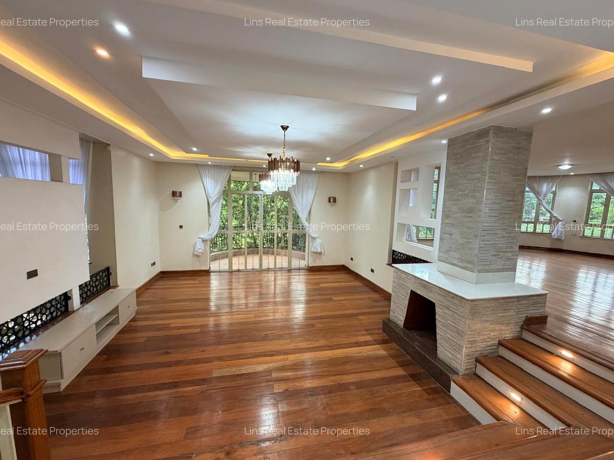 10 Bed House with En Suite in Nyari - 11