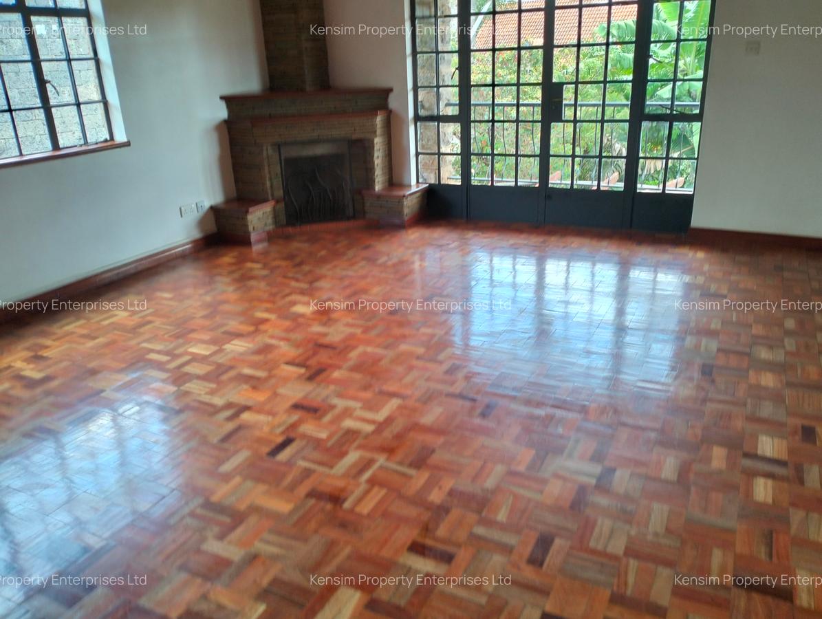 5 Bed Townhouse with En Suite in Lavington - 12