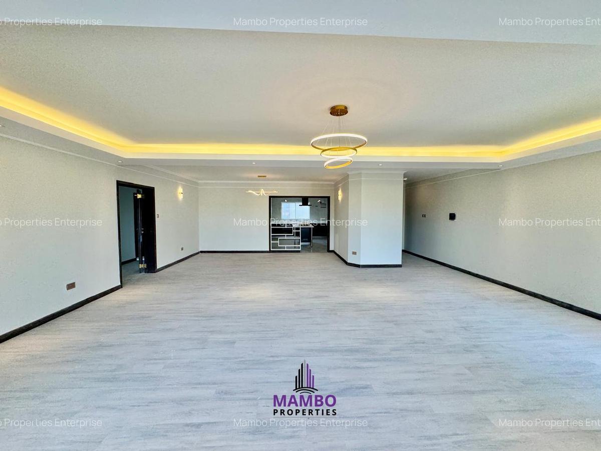 3 Bed Apartment with En Suite at Riverside Dr - 2
