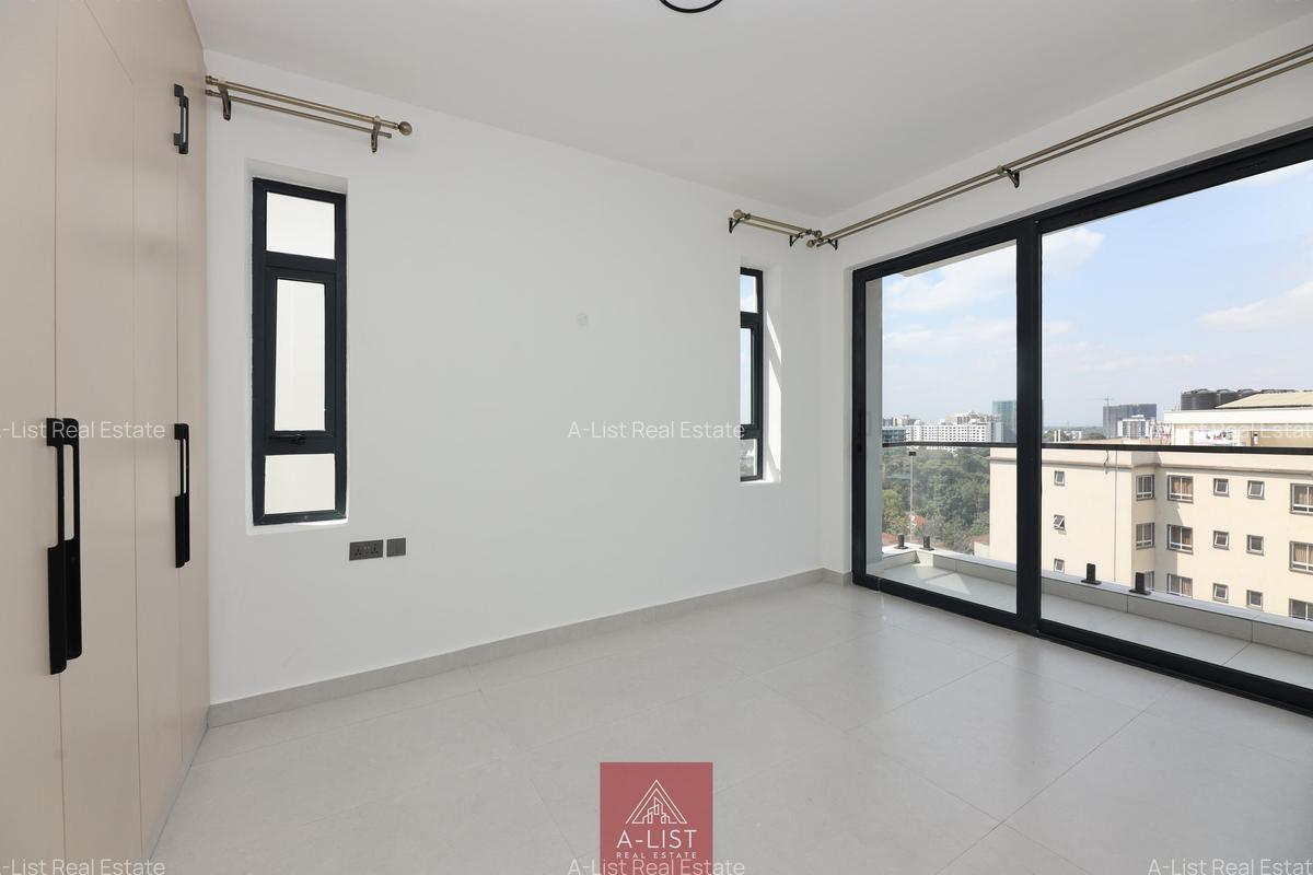 3 Bed Apartment with En Suite at Brookside Drive - 12