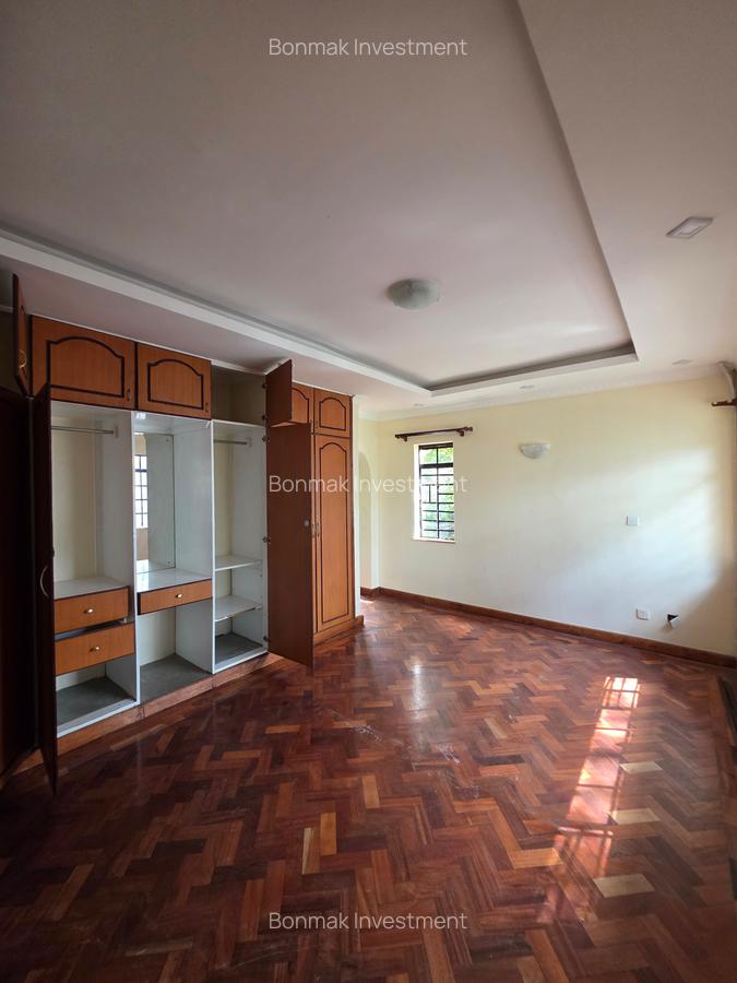 4 Bed Townhouse with En Suite at Lavington Green - 15