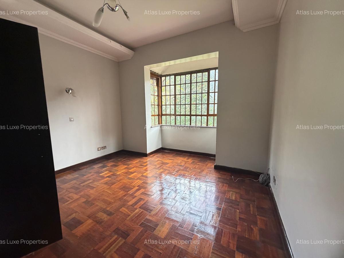 4 Bed Townhouse with En Suite at Rosslyn - 7