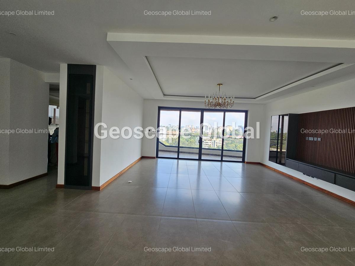 4 Bed Apartment with En Suite in Riverside - 9