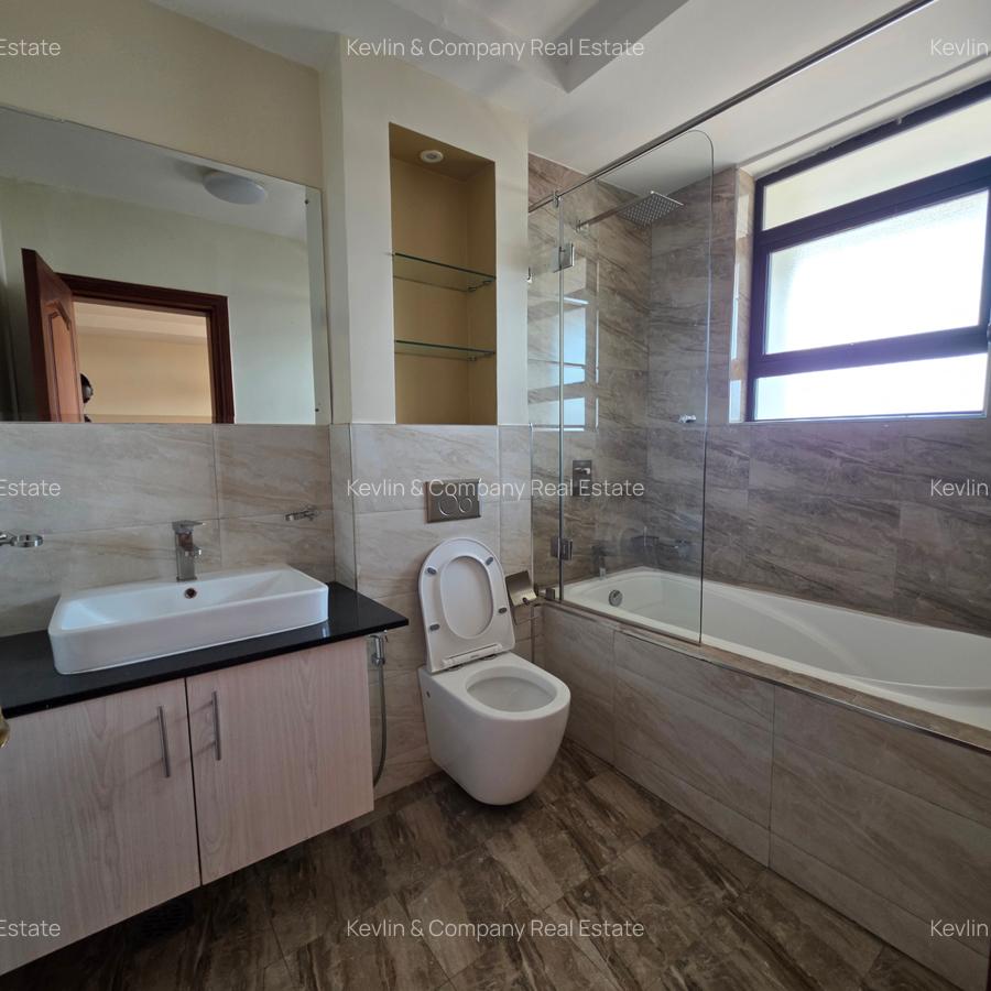 3 Bed Apartment with En Suite in Riverside - 12