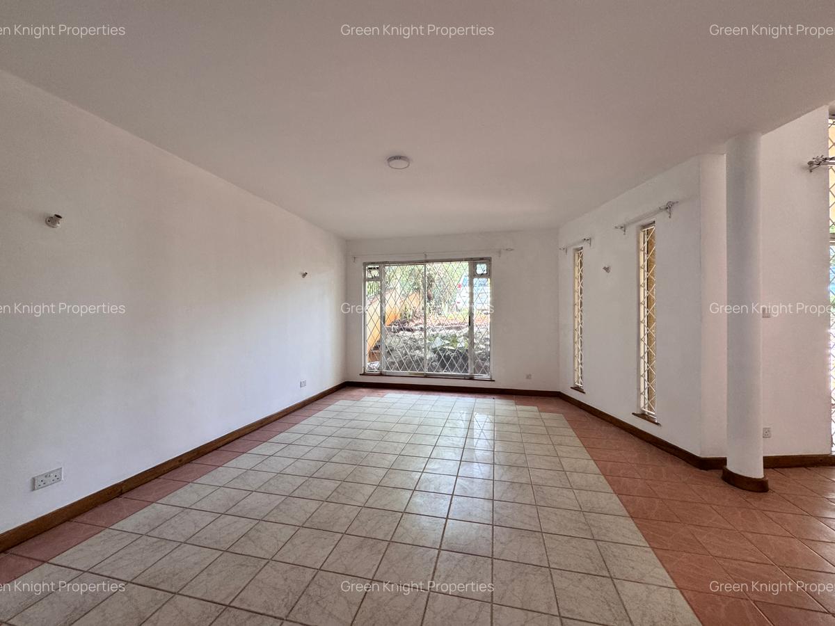 4 Bed Townhouse with En Suite in Kilimani - 6