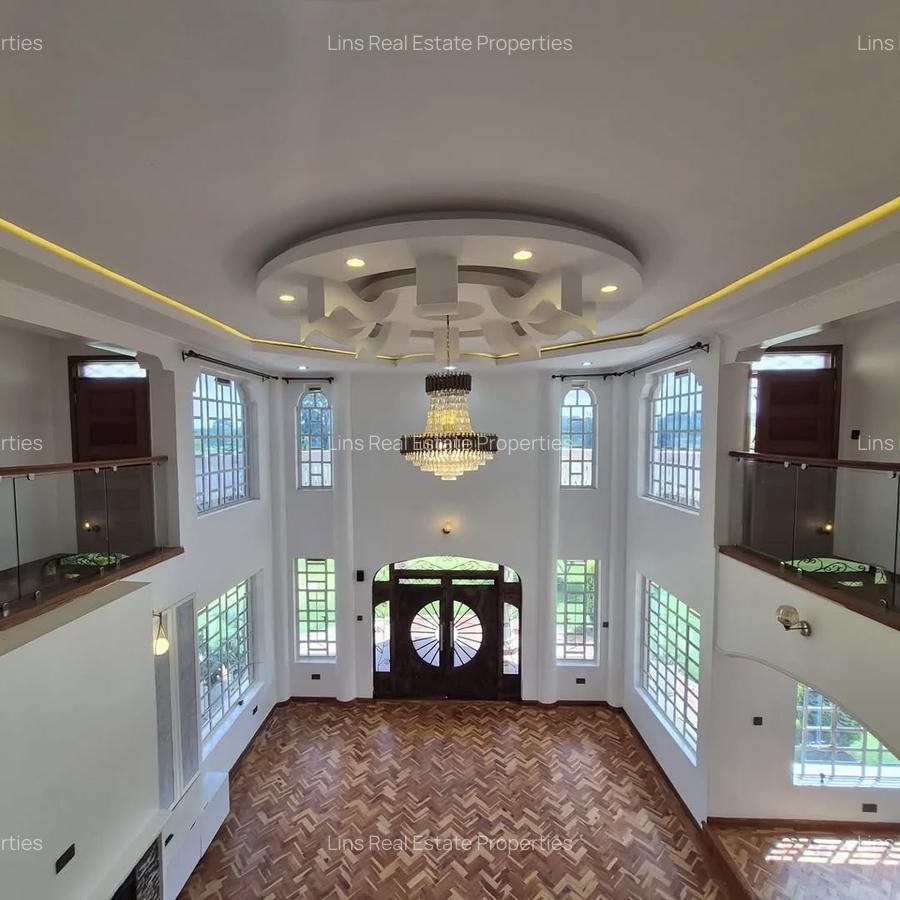 6 Bed House with En Suite in Runda - 2