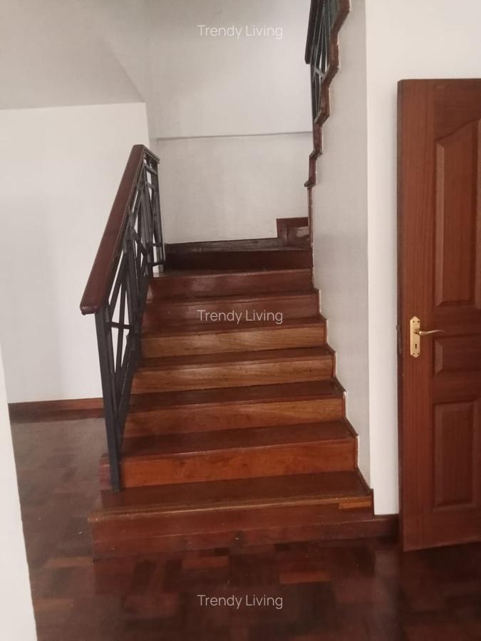 4 Bed Townhouse with En Suite in Lavington - 5