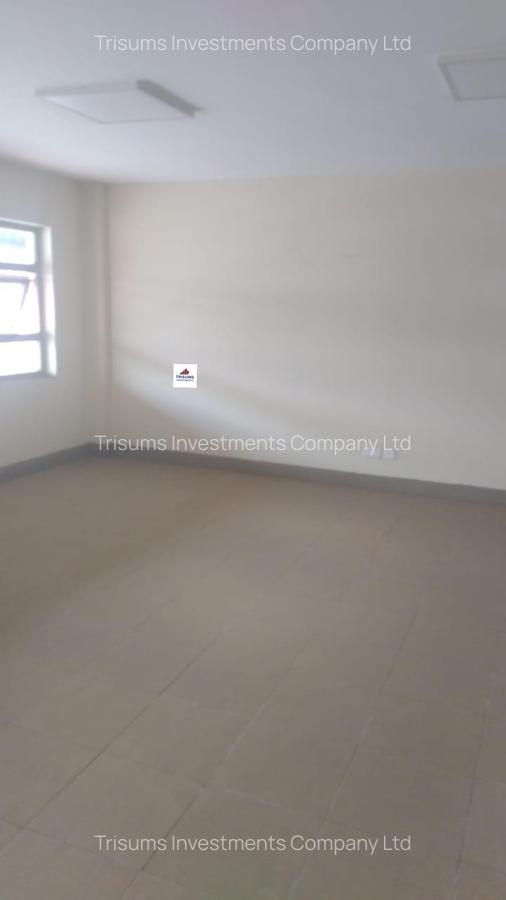 8,500 ft² Warehouse with Fibre Internet in Industrial Area - 8