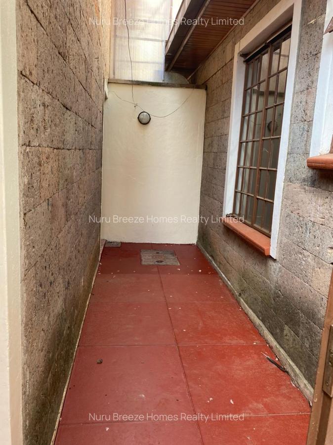 4 Bed Townhouse with En Suite in Lavington - 17
