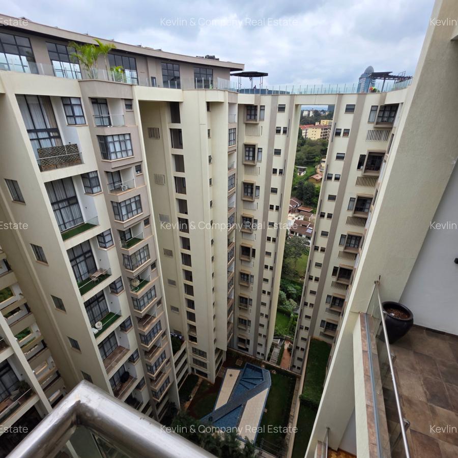 4 Bed Apartment with En Suite in Riverside - 19