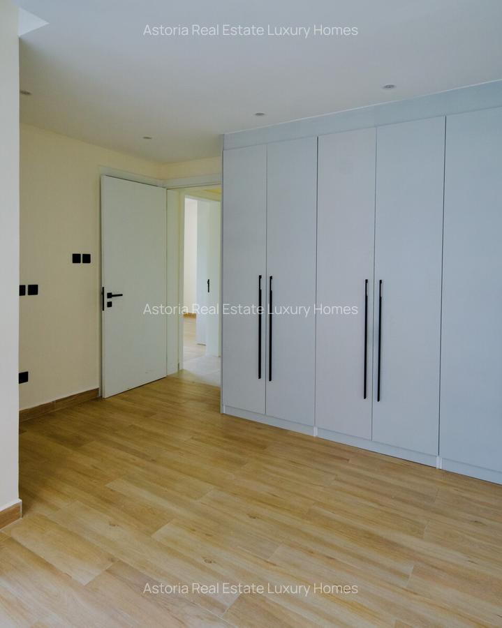 3 Bed Apartment with En Suite at 2026-429 - 10