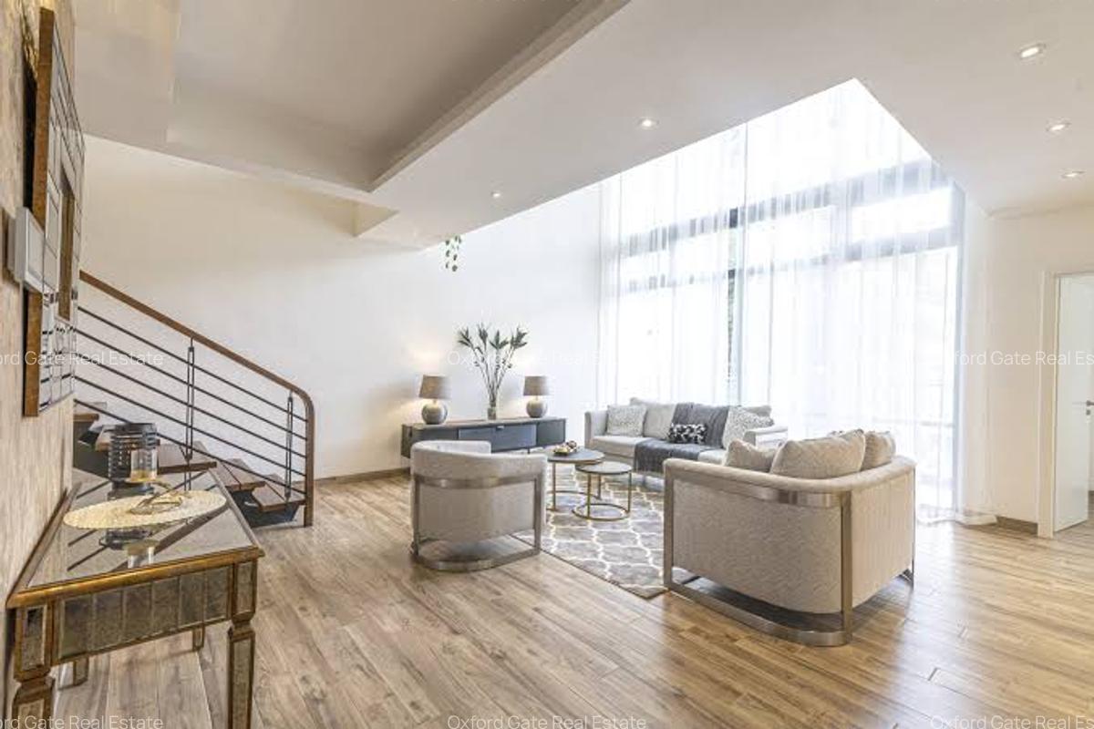 4 Bed Apartment with En Suite at Riverside Gardens - 3