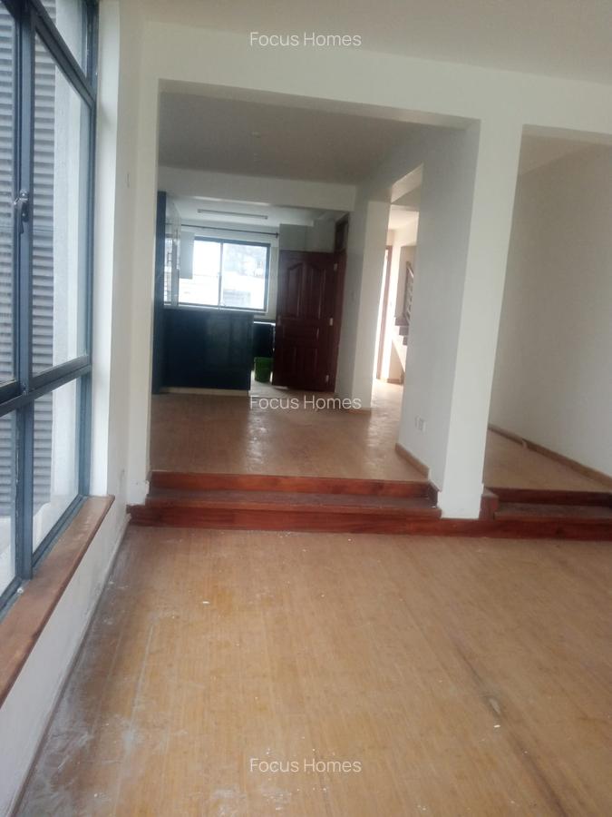 4 Bed Townhouse with En Suite in Lavington - 8