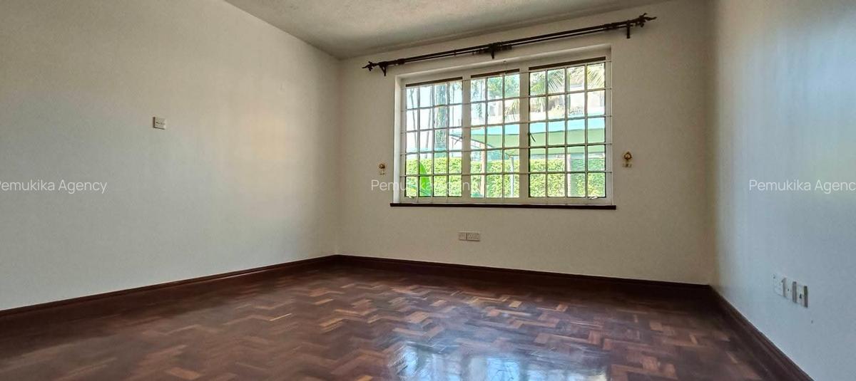 5 Bed Townhouse with En Suite in Runda - 3