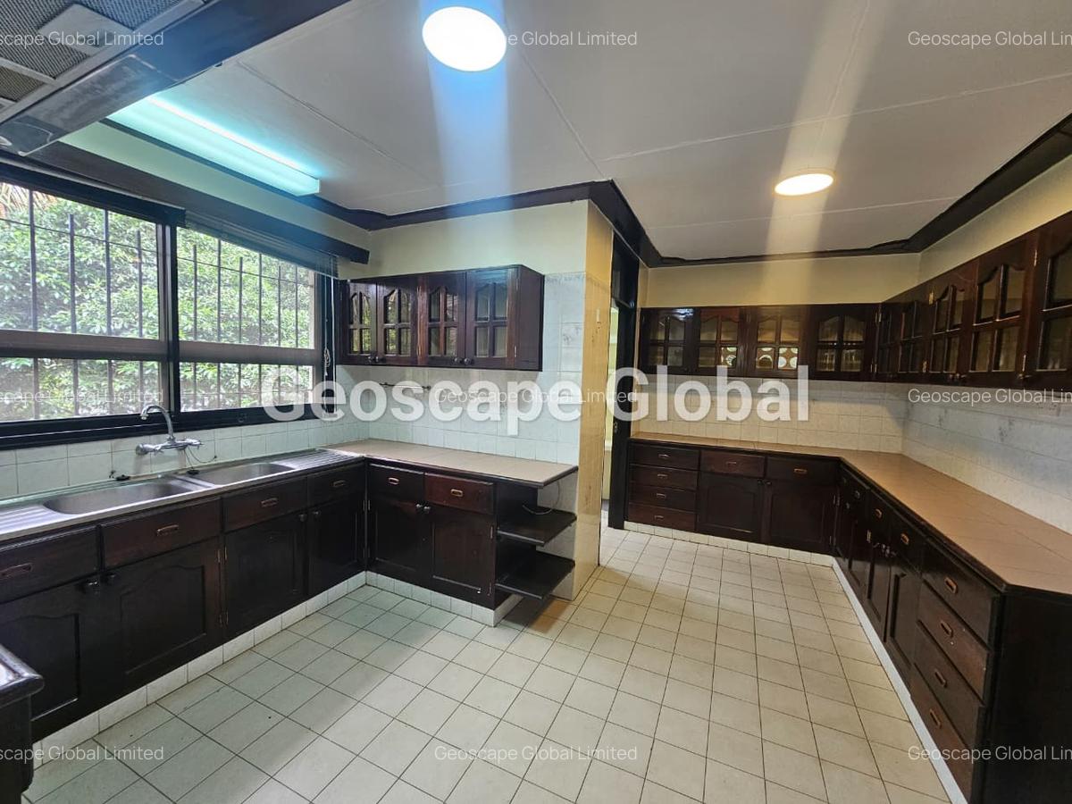3 Bed Apartment with En Suite in Spring Valley - 9