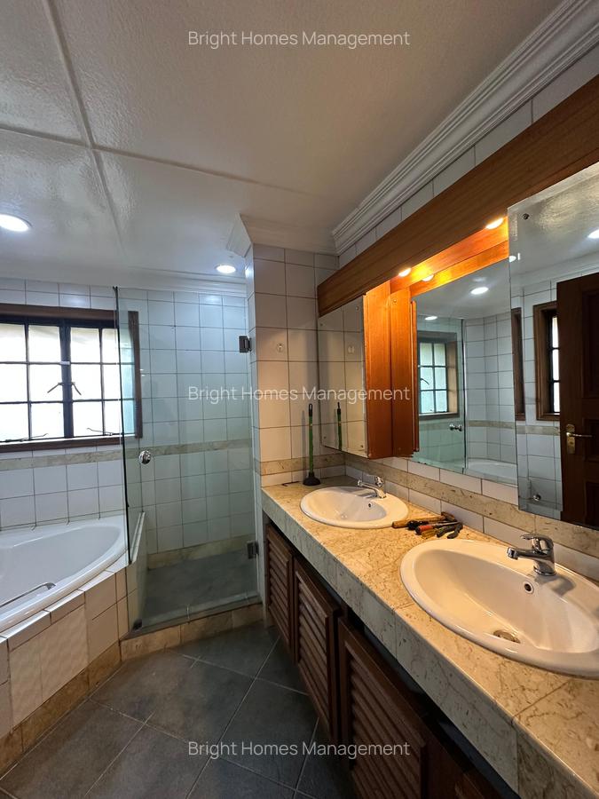 5 Bed House with En Suite in Runda - 15
