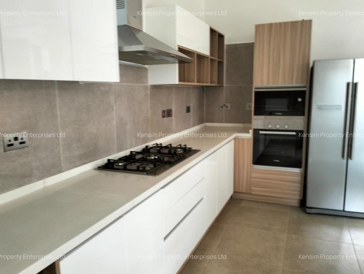 4 Bed Townhouse with En Suite in Lavington - 5