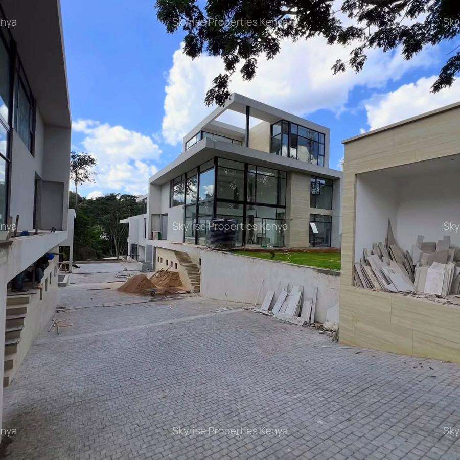 6 Bed Villa with En Suite in Lavington - 5