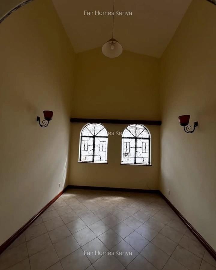 5 Bed Townhouse with En Suite at Riverside Drive - 12