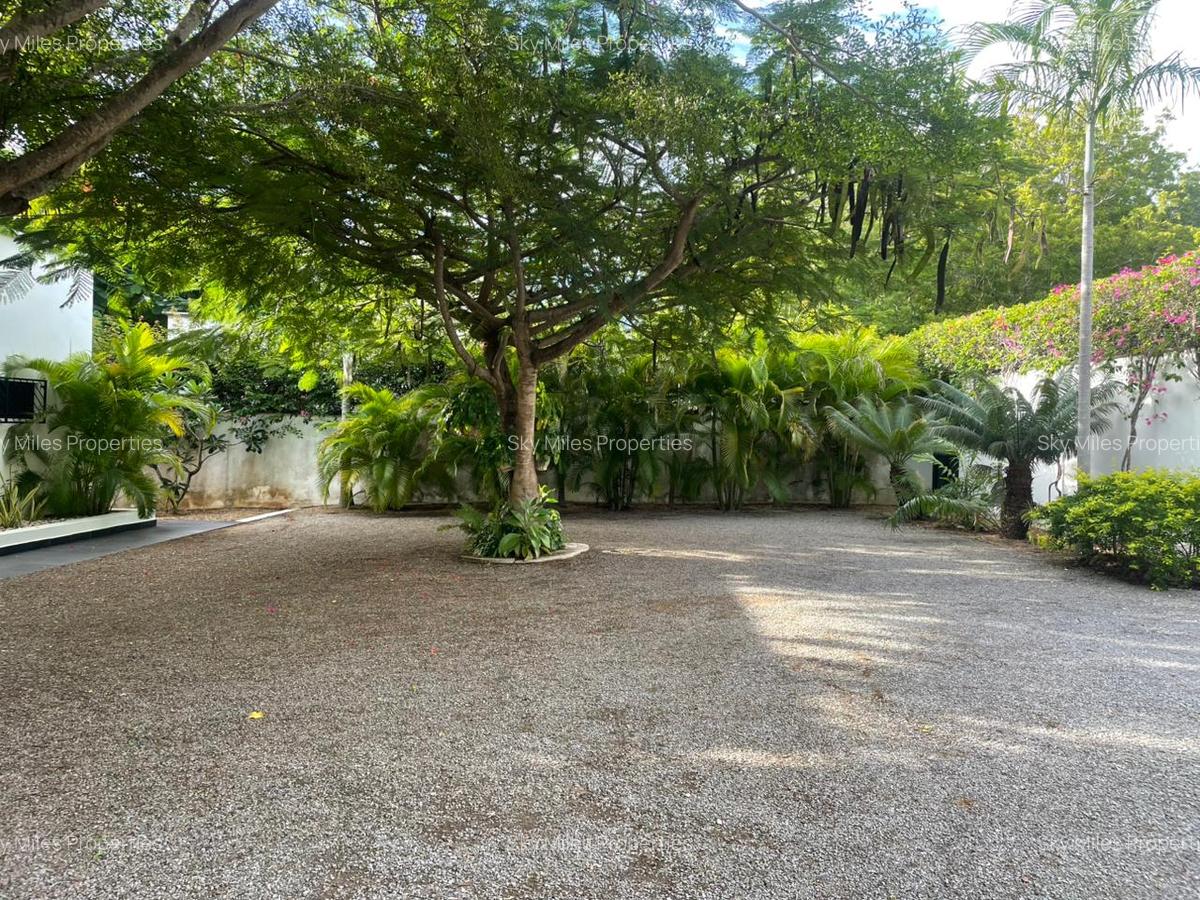 4 Bed Villa with En Suite at Watamu - 4