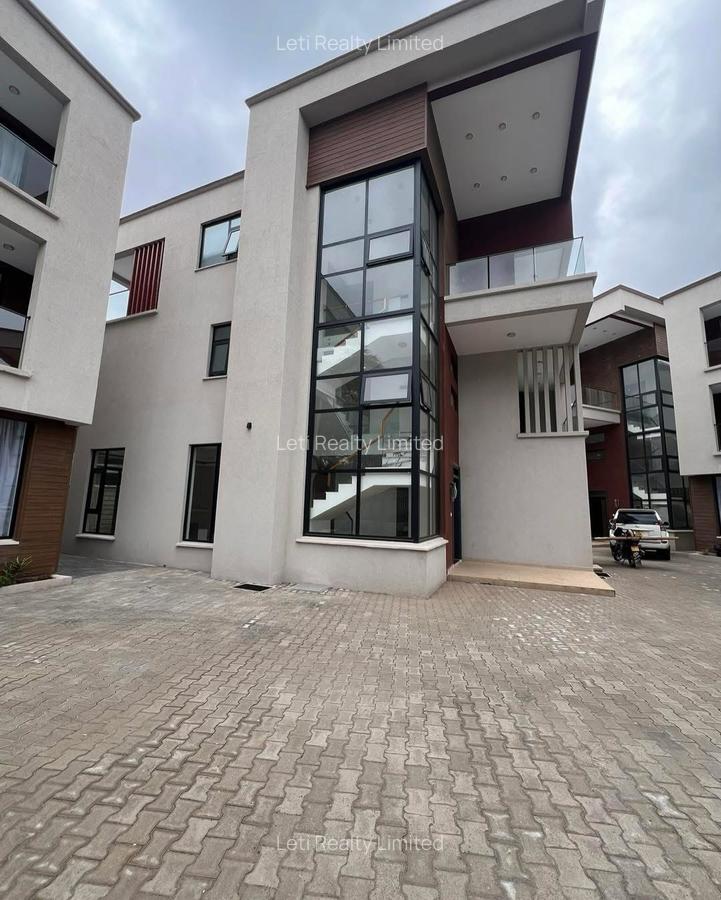 5 Bed Townhouse with En Suite in Lavington - 4
