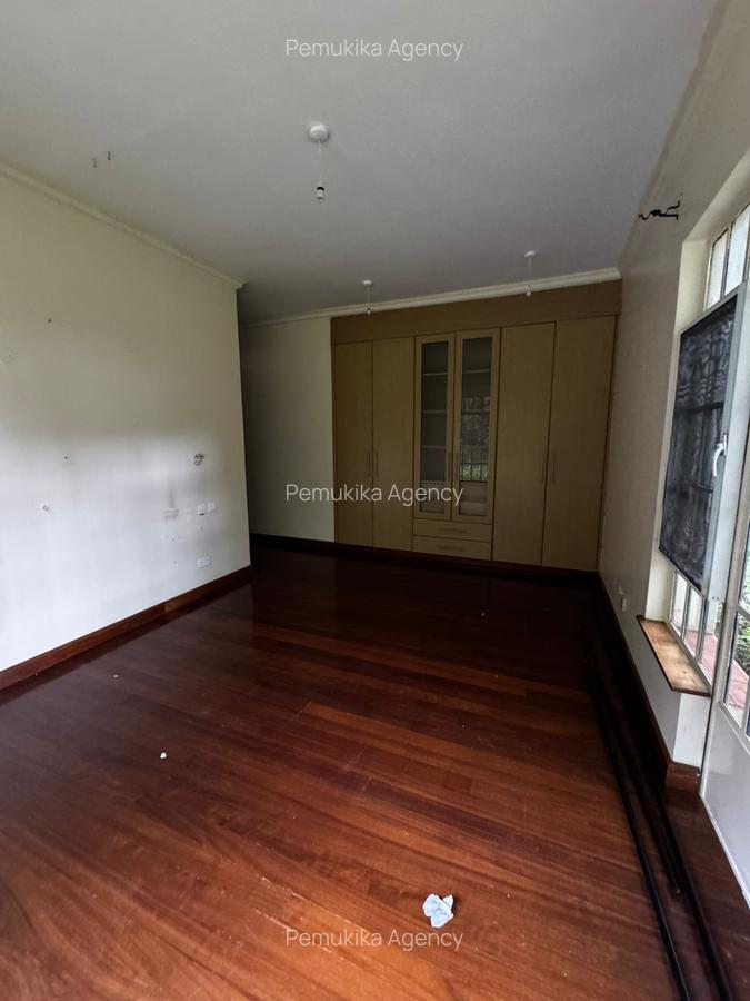 3 Bed House with En Suite at Windridge - 4