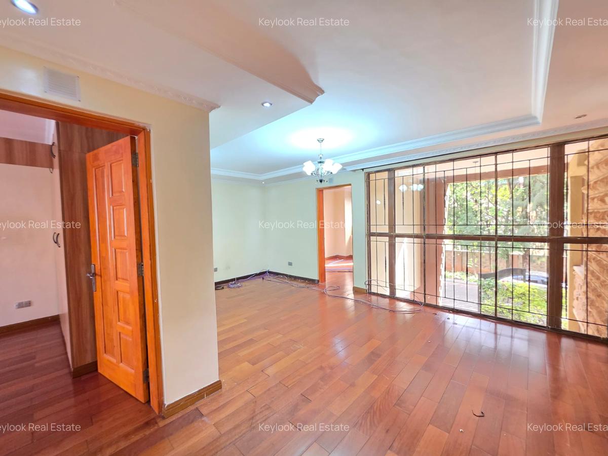 5 Bed Townhouse with En Suite at Off Convent Drive - 3