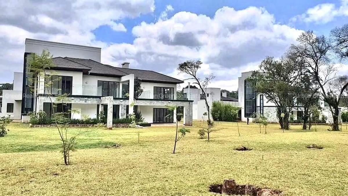 5 Bed Villa with En Suite at Ololua - 2