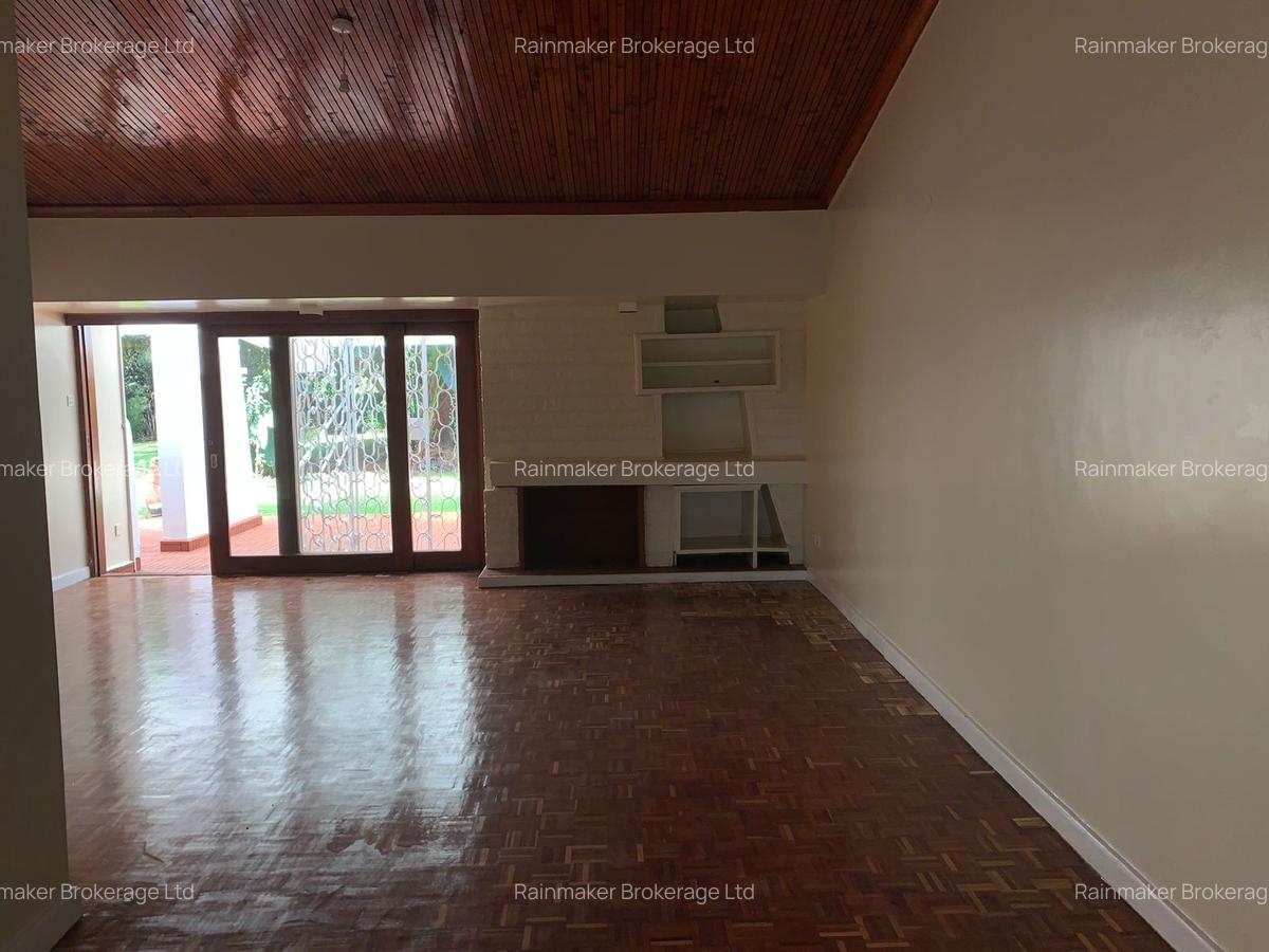 4 Bed House with En Suite in Gigiri - 12