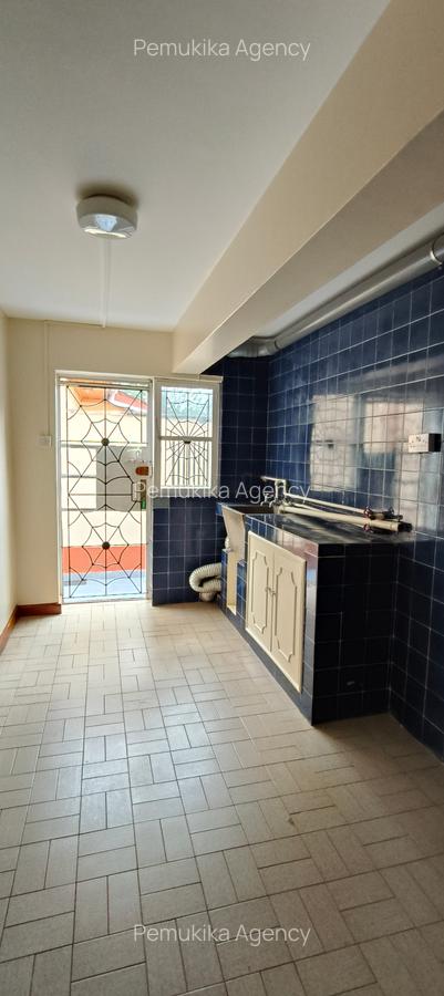 5 Bed House with En Suite at Redhill Road - 7