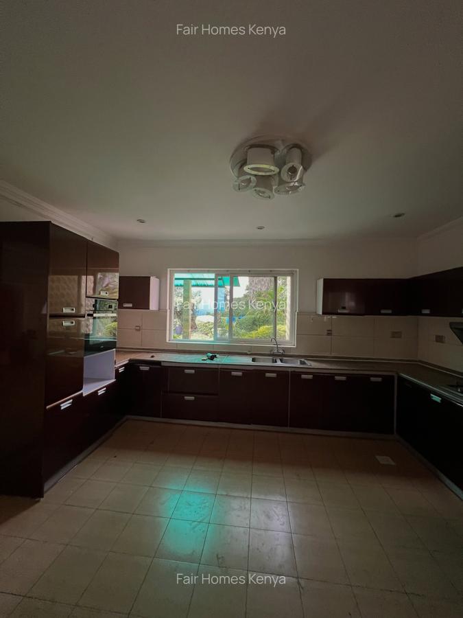 4 Bed Townhouse with En Suite at Riverside Drive - 5