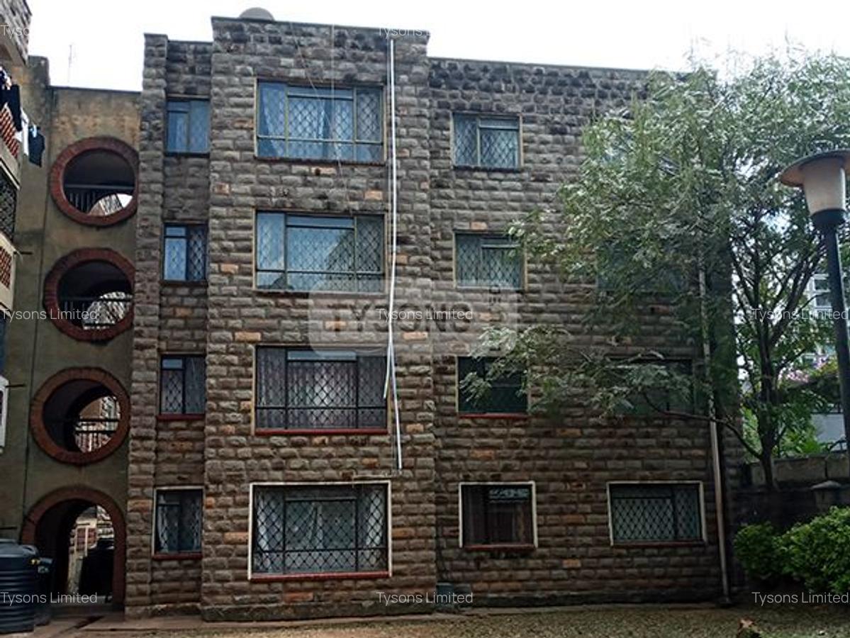 3 Bed Apartment with En Suite in Hurlingham - 1