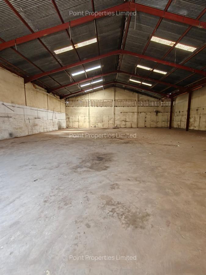 Warehouse with Parking in Industrial Area - 13