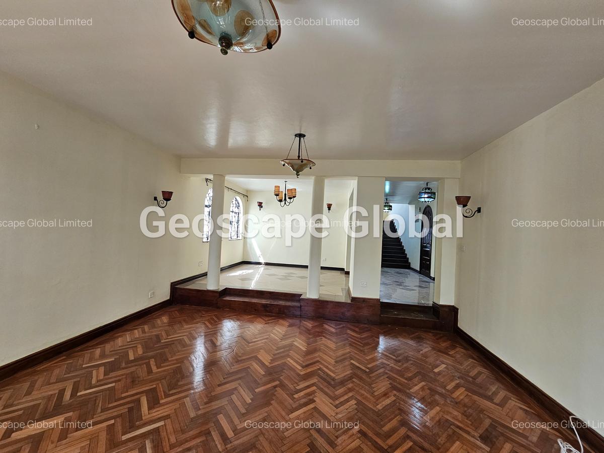 5 Bed House with En Suite in Riverside - 13