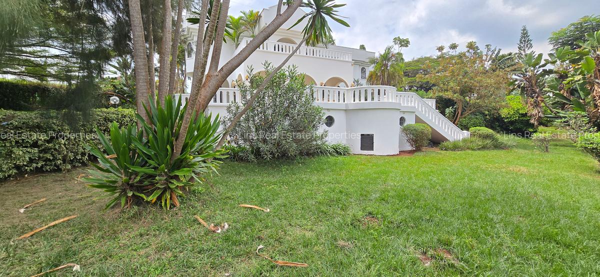 5 Bed House with En Suite in Nyari - 1