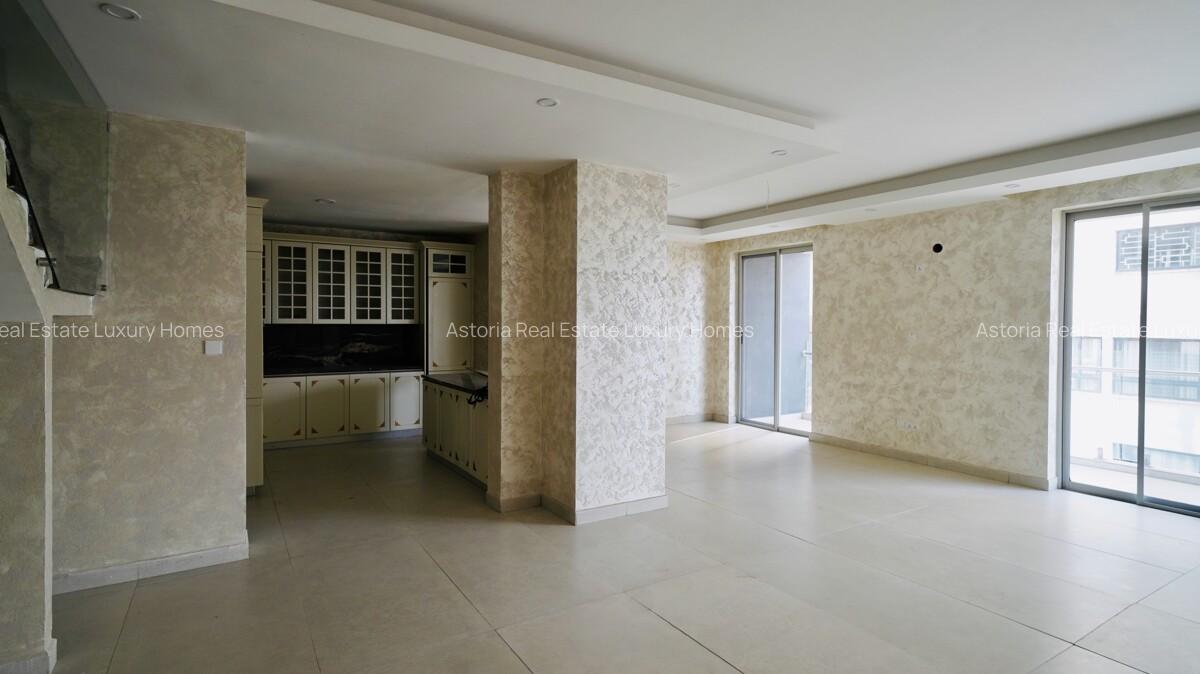 4 Bed Apartment with En Suite at 2026-510 - 4