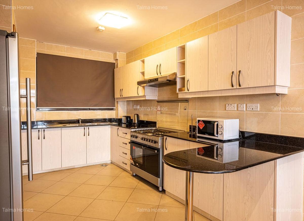 3 Bed Apartment with En Suite at Off Parklands Road - 10