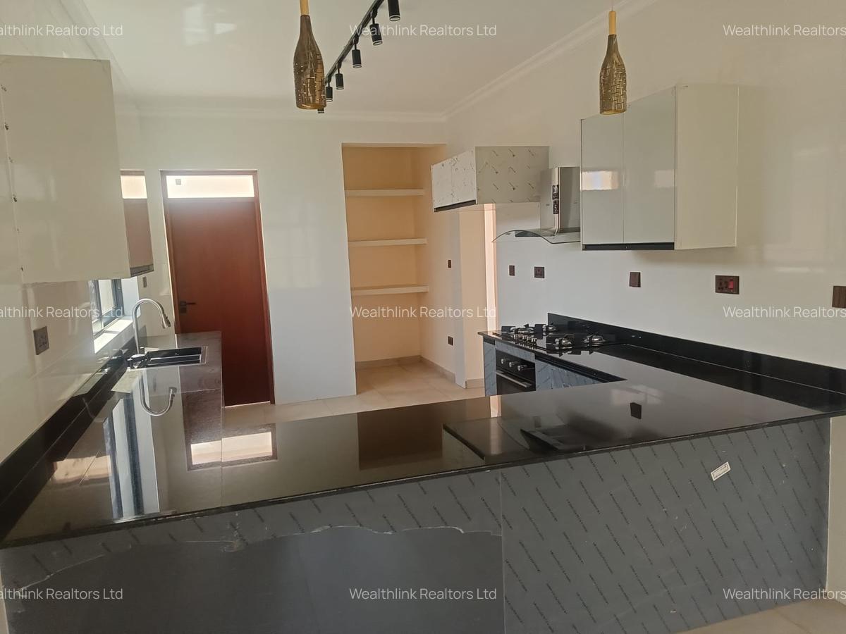 4 Bed Townhouse with En Suite at Kist - 5