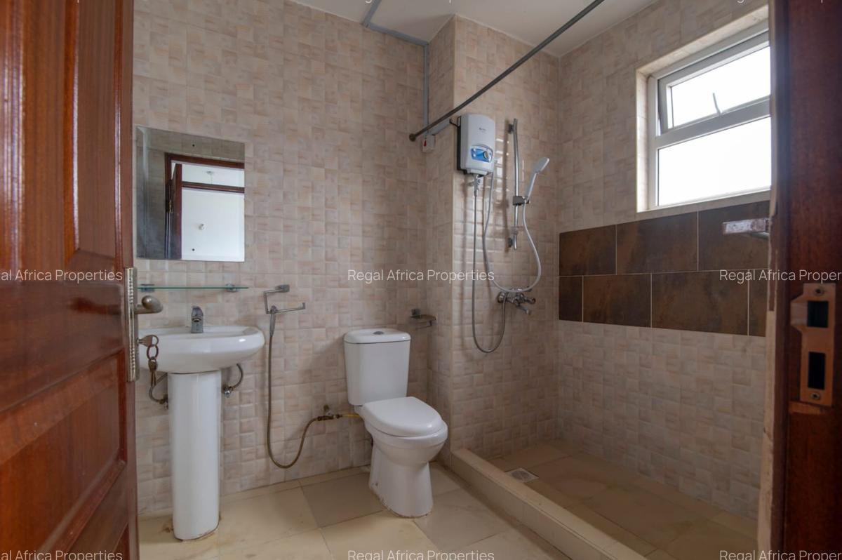 4 Bed Apartment with En Suite in Kilimani - 9