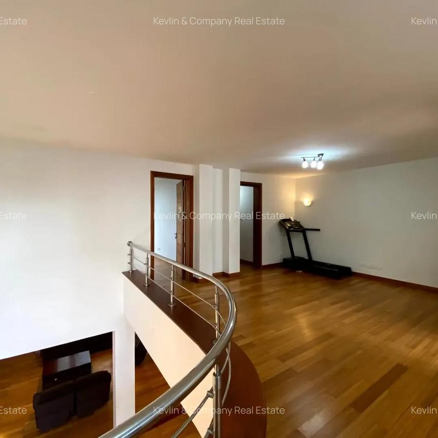 5 Bed Villa with En Suite in Spring Valley - 8