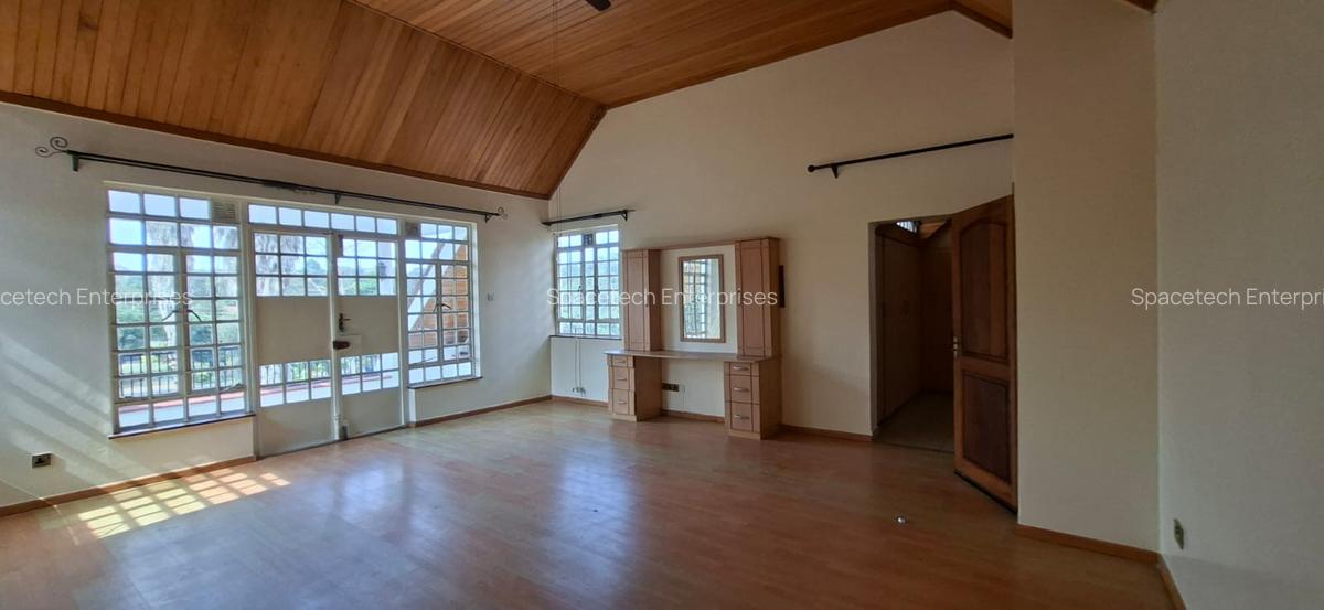 4 Bed House with En Suite in Runda - 16