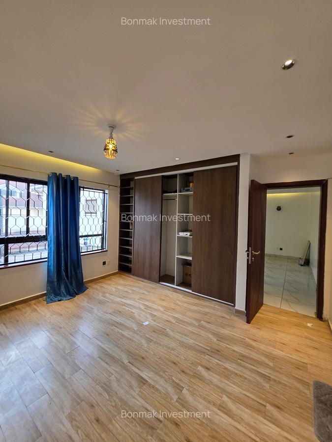 5 Bed Townhouse with En Suite at Lavington Green - 17