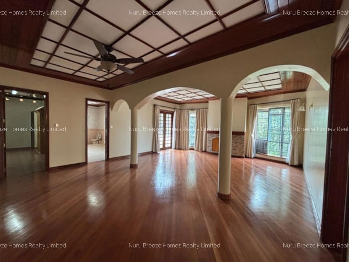 5 Bed House with En Suite in Runda - 10