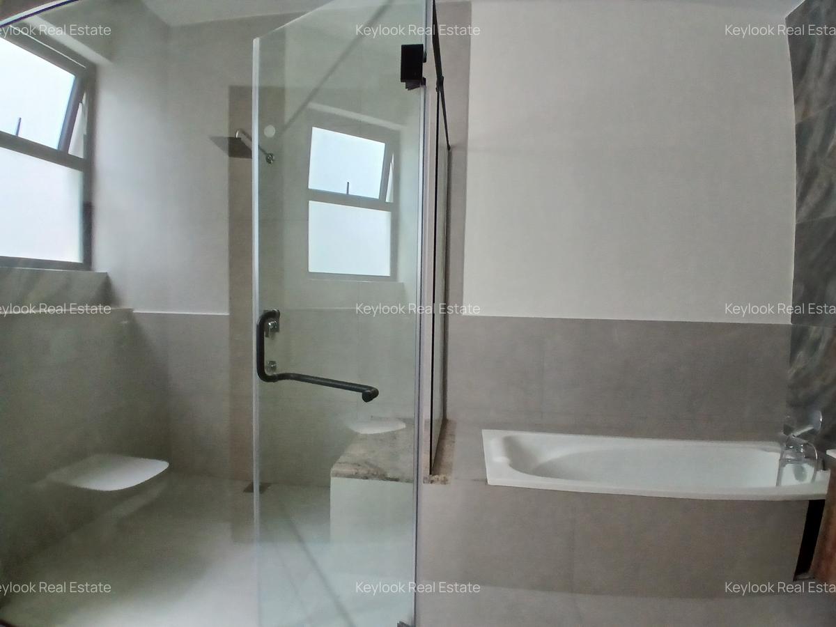 5 Bed Townhouse with En Suite at Lavington Green - 15
